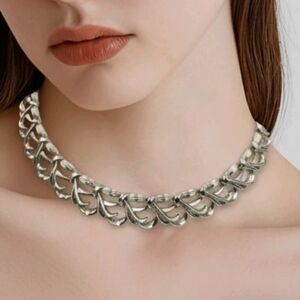 Coro Silver Necklace